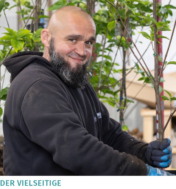 Robert macht seiner Namensbedeutung (von glänzendem Ruhm) alle Ehre, weil er neben seiner Topftätigkeit dafür sorgt, dass der Betrieb picobello aussieht.